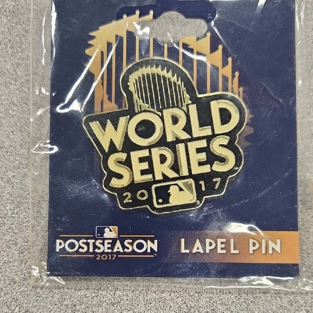 World Series 2017 Gold Lapel Pin